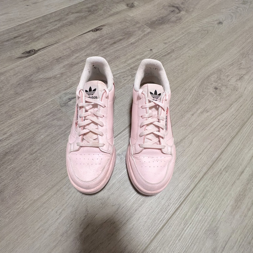 Adidas Continental 80 shoes. Size 8